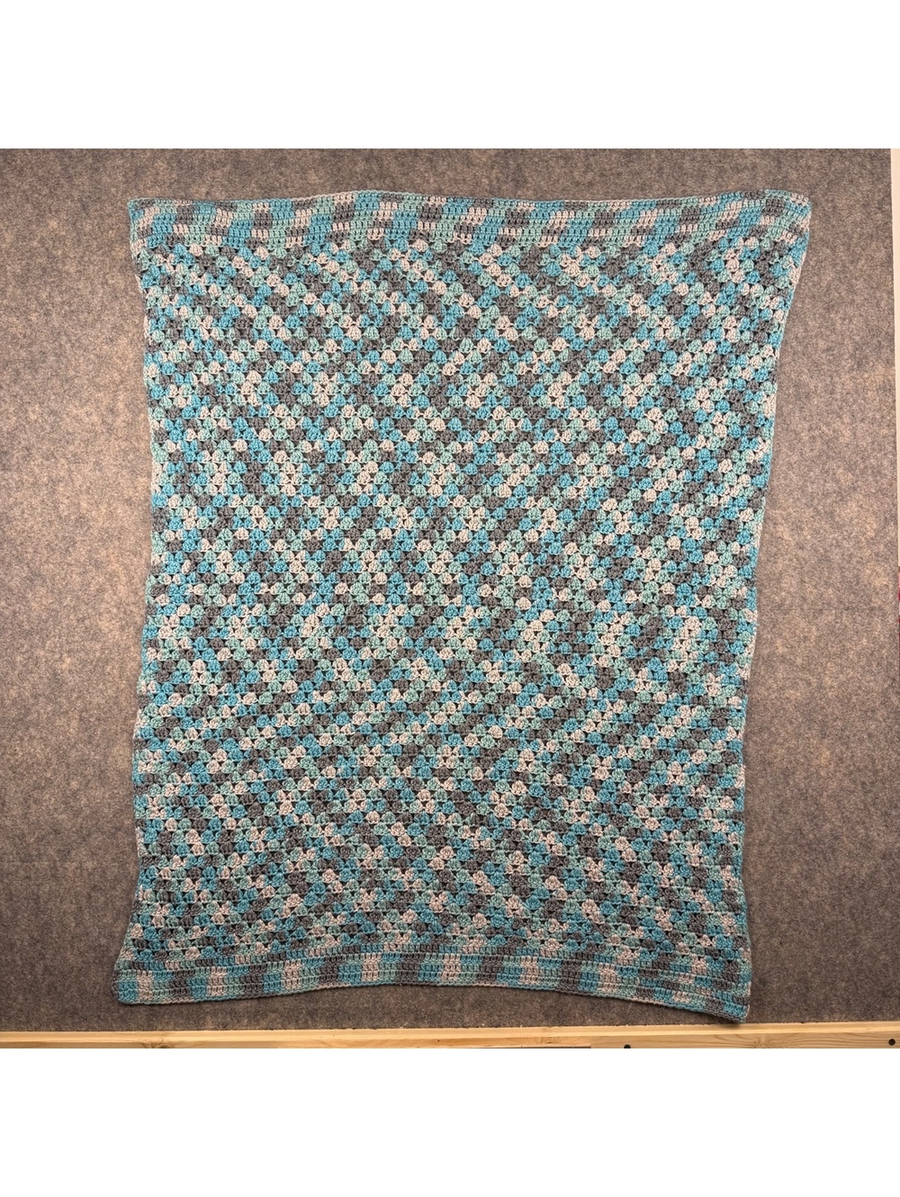 Handmade Crochet C2C Design Blanket Blue Green Gray Granny Stitch 41 x 33 990